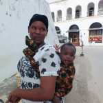 Zanzibar adası'nda sevimli bir ana oğul, Tanzanya