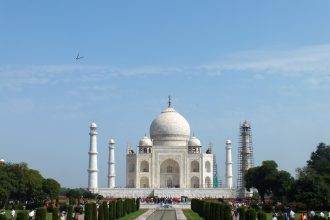 Agra ve bir büyük hayalin gerçekleşmesi, Tac Mahal 'i görmek