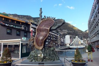 Andorra ekzantrik saat