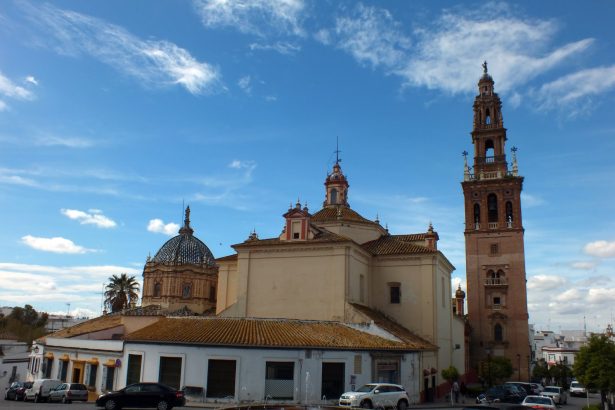 Karmona, Sevilla yakınında hoş bir kasaba