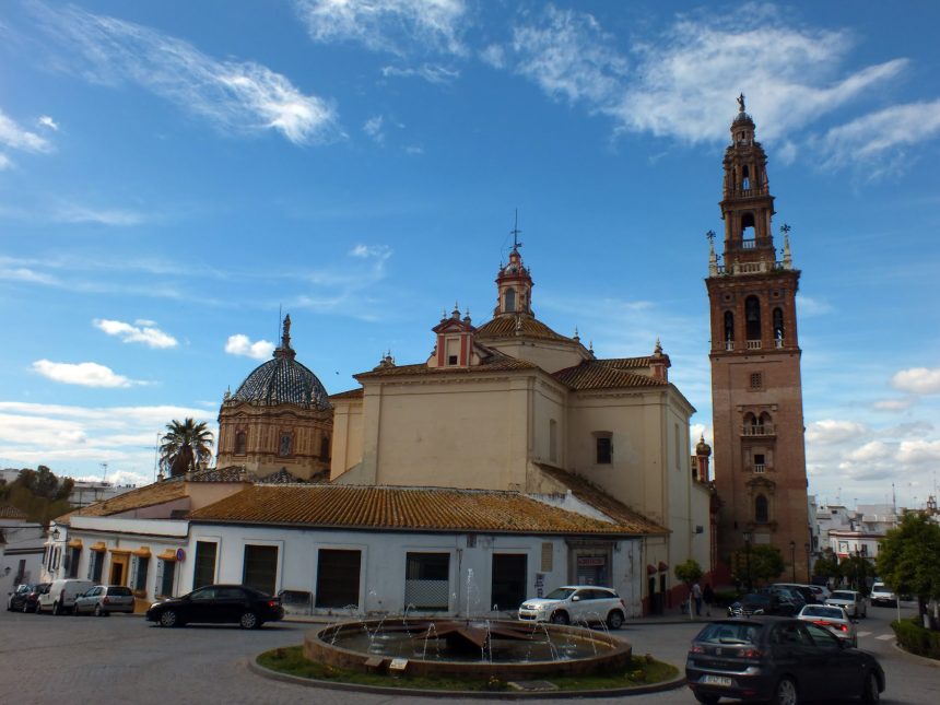 Karmona, Sevilla yakınında hoş bir kasaba