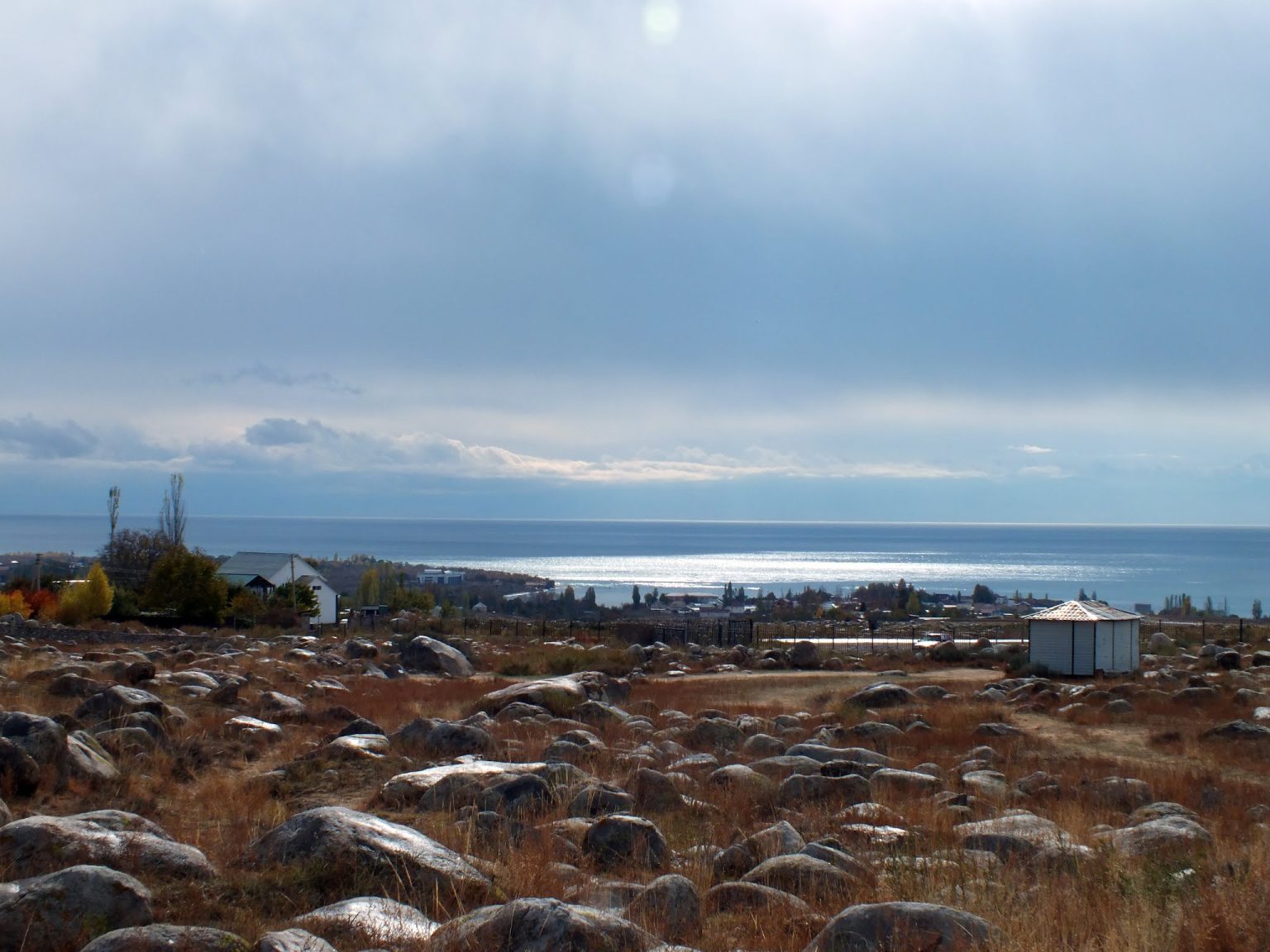 Çolpan Ata yazıt alanından Issık Gölü