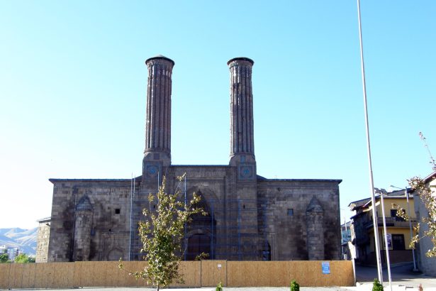 Çifte Minareli Medrese, Erzurum