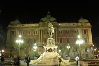 Belgrad Ulusal Müze ve İstanbul'u gösteren Knez Mihailo