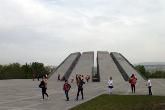 Ermeni Soykırım Anıtı, Erivan