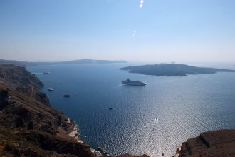 Santorini'den kaldera manzarası