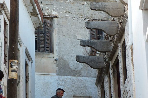 Naxos'ta eşekler ulaşımı sağlamakta