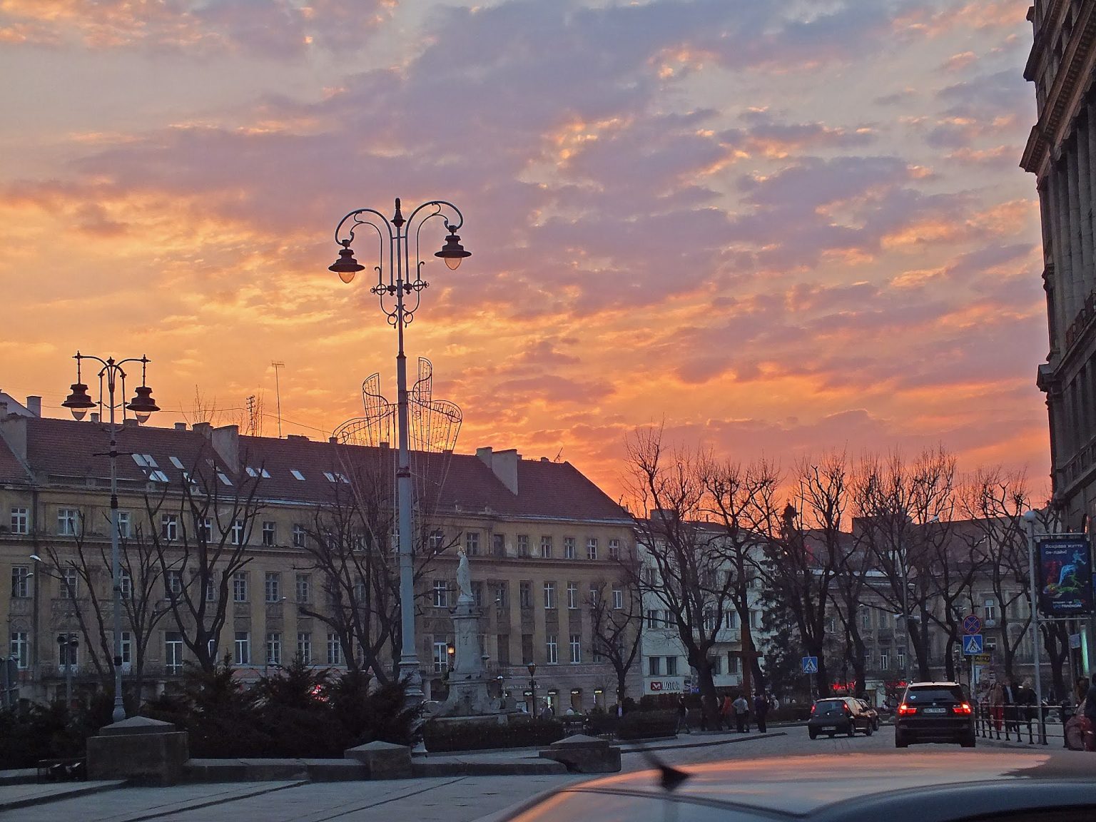 Lviv'de gün batımı