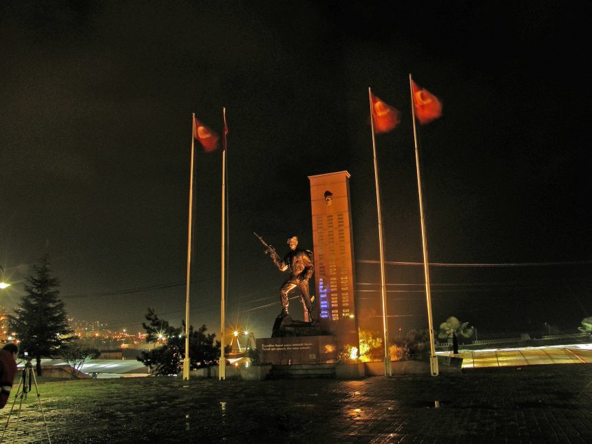 Zonguldak Şehitler Anıtı