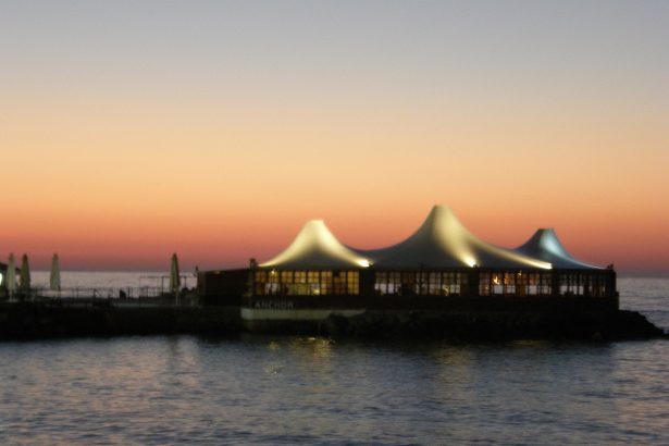 Girne'de gün batımı