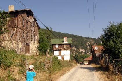 Yeniceşıhlar Köyü atalarımın anılarıyla dolu