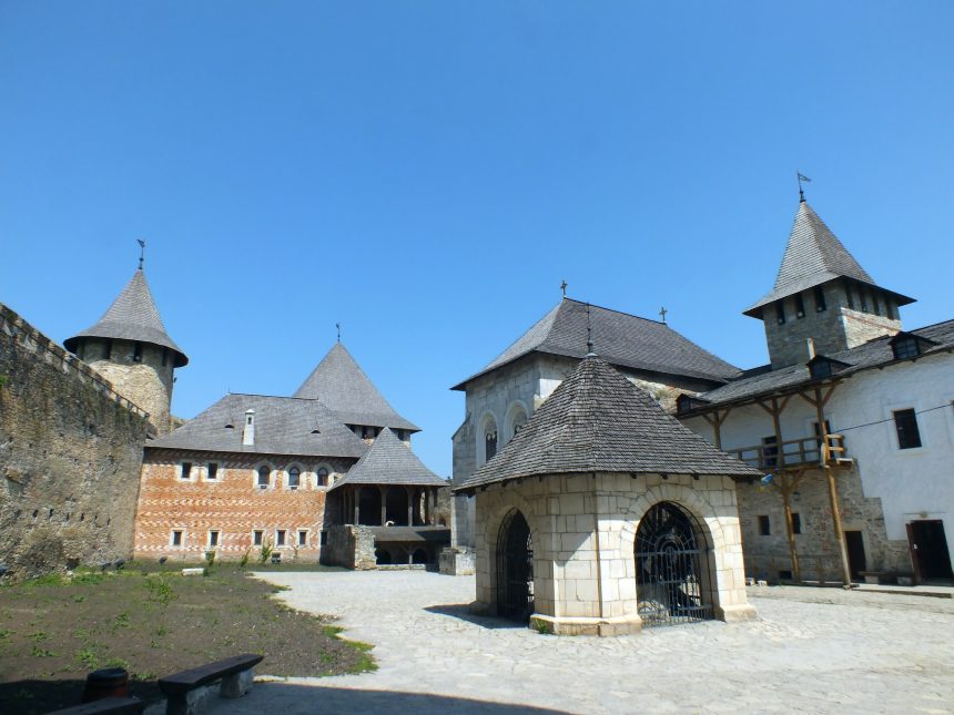Hotin Kalesi'nin iç avlusu, Ukrayna