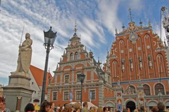 Riga Meydan'da bir gösteri, Letonya