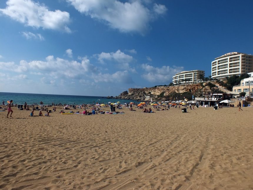 Malta güzel plajlara sahip bir ada