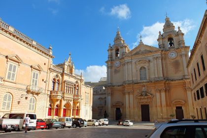 Mdina şehri Malta'nın tam ortasında