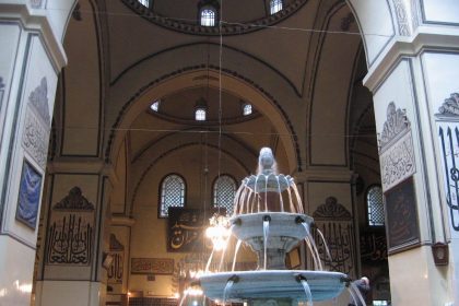 Bursa Ulu Camii'nin içi