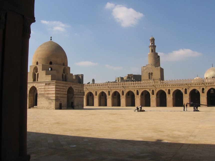 Tolunoğlu Camii, Kahire