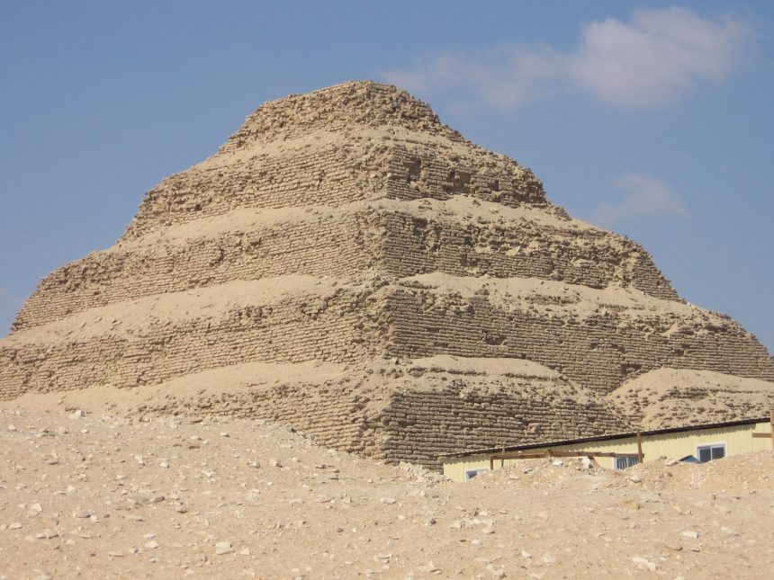 Sakkara Piramidi