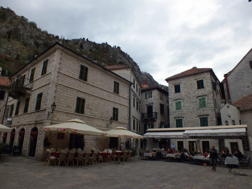 Kotor'dan taş evler