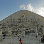 Nemrud Dağı ve heykeller