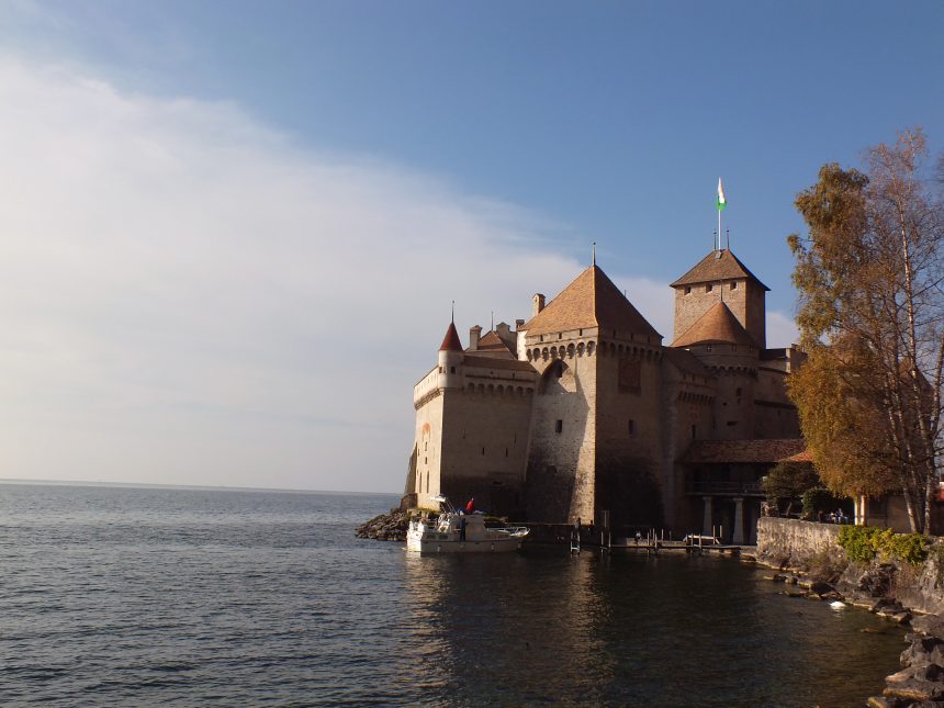 Chillon Kalesi muhteşem bir konumda, İsviçre