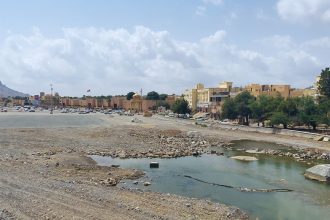 Nizwa, Kuru dere yatağı